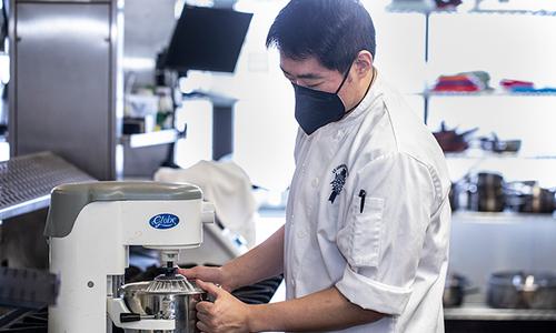 8 Reasons to Outsource Food Product Development